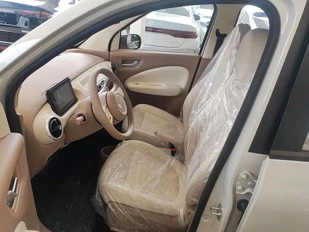 Wuling Motors Hongguang MINIEV 2026 2025 4-Door Advanced
