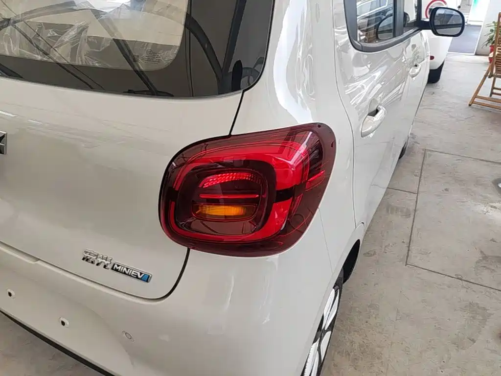 Wuling Motors Hongguang MINIEV 2026 2025 4-Door Advanced