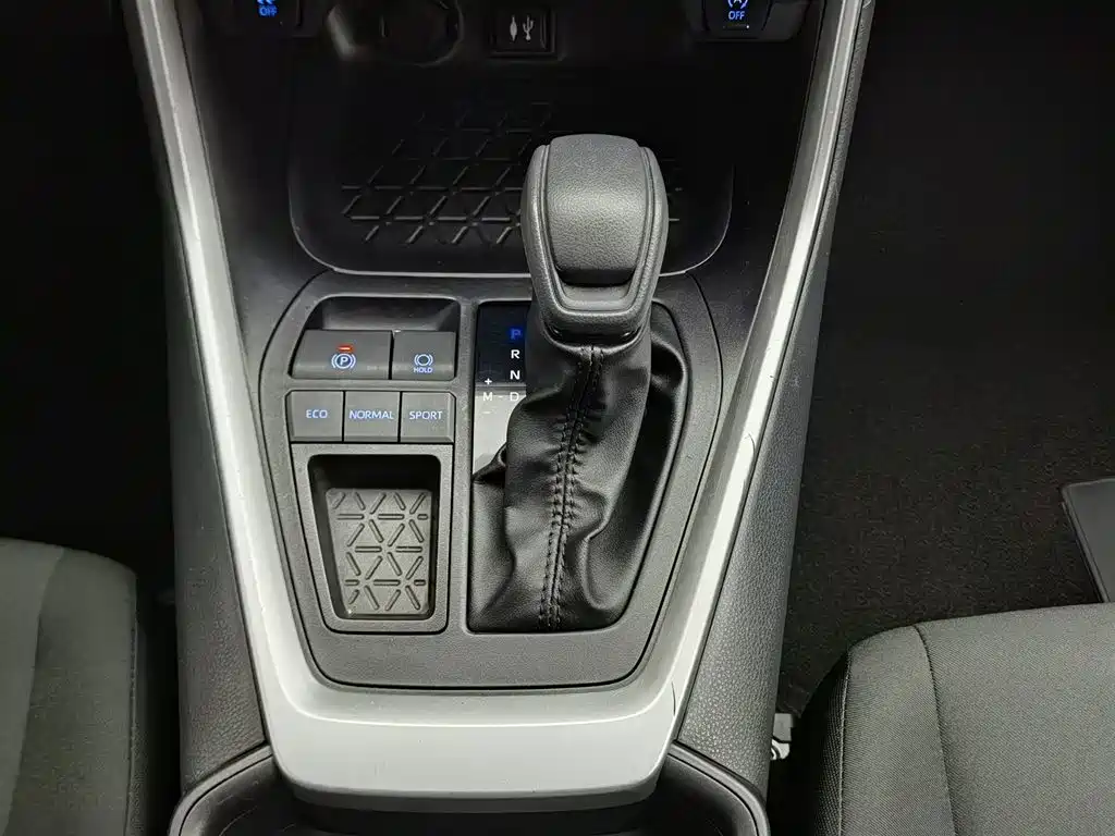 Toyota Wildlander 2022 2.0L CVT FWD Leading Edition фото 13