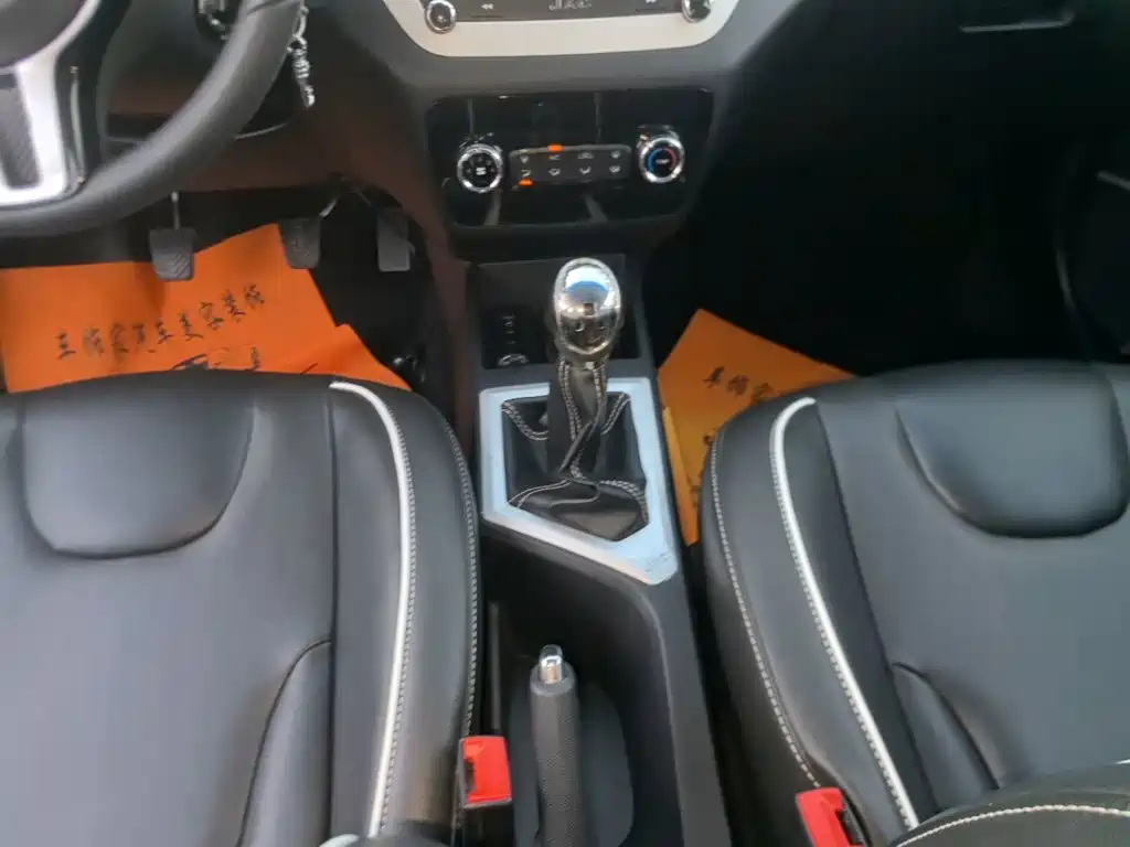 JAC Motors Refine S2 2015 2015 1.5L Manual Luxury Smart