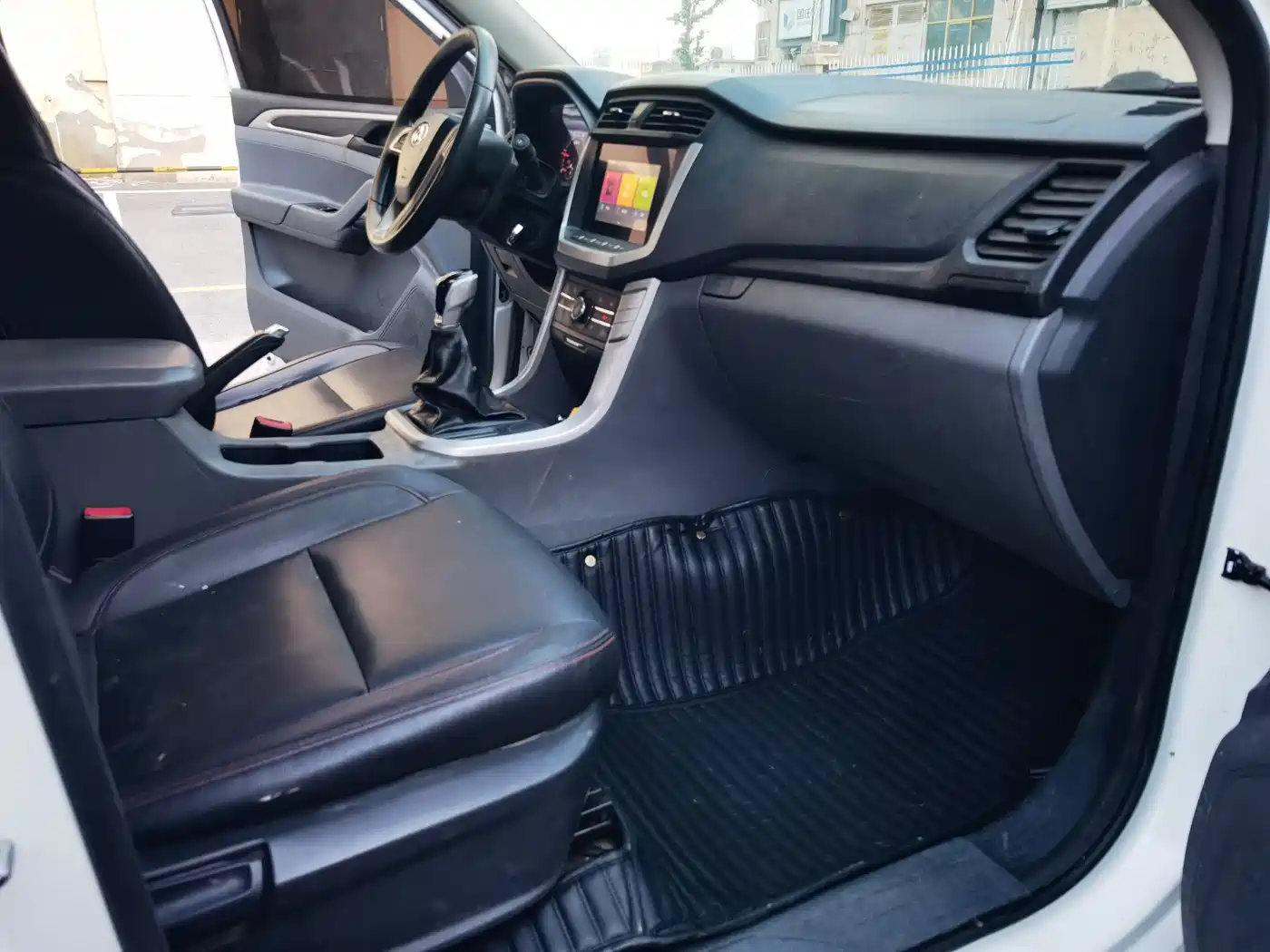 SAIC Maxus Maxus T60 2017 2.8T Diesel Manual 2WD Low Chassis Comfort Long Cab China V фото 4