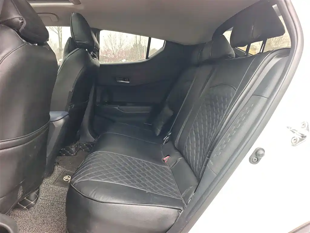 Toyota C-HR 2021 2.0L Comfort Edition фото 13