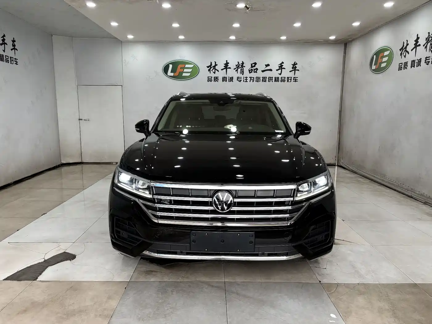 VOLKSWAGEN TOUAREG