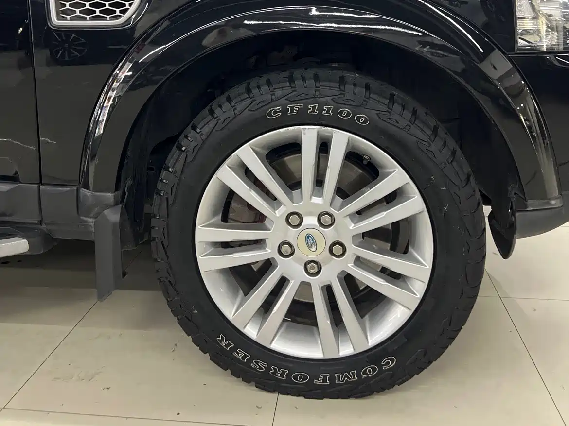 Land Rover Discovery 2014 3.0 SDV6 HSE Diesel фото 14