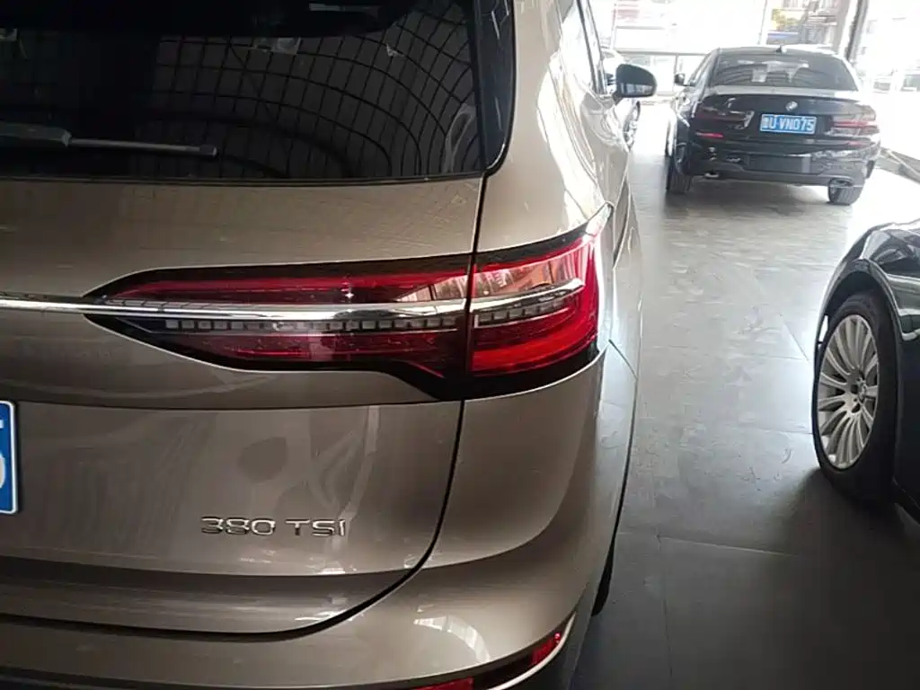 Volkswagen Viloran 2020 2020 380TSI Premium