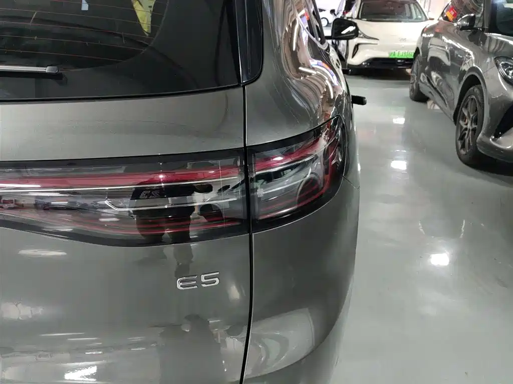 Geely Galaxy Galaxy E5 2024 530km Voyage Edition фото 8