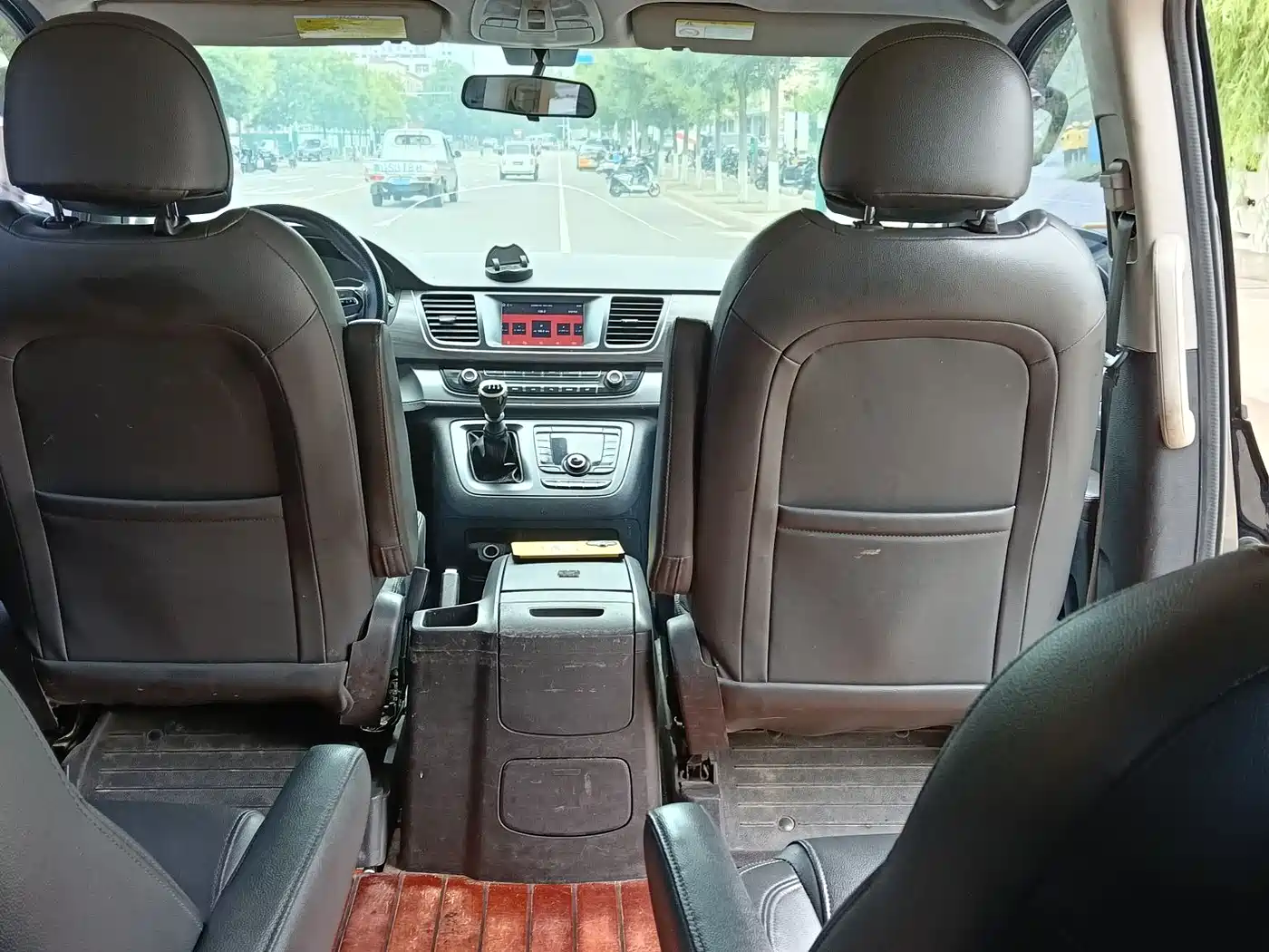 SAIC Maxus Maxus G10 2021 2.0T Manual Elite Edition Diesel 7-Seater фото 11