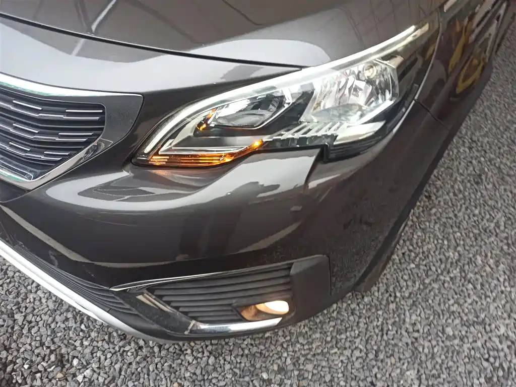 Peugeot 5008 2017 350THP 5-Seat Elite Edition фото 16