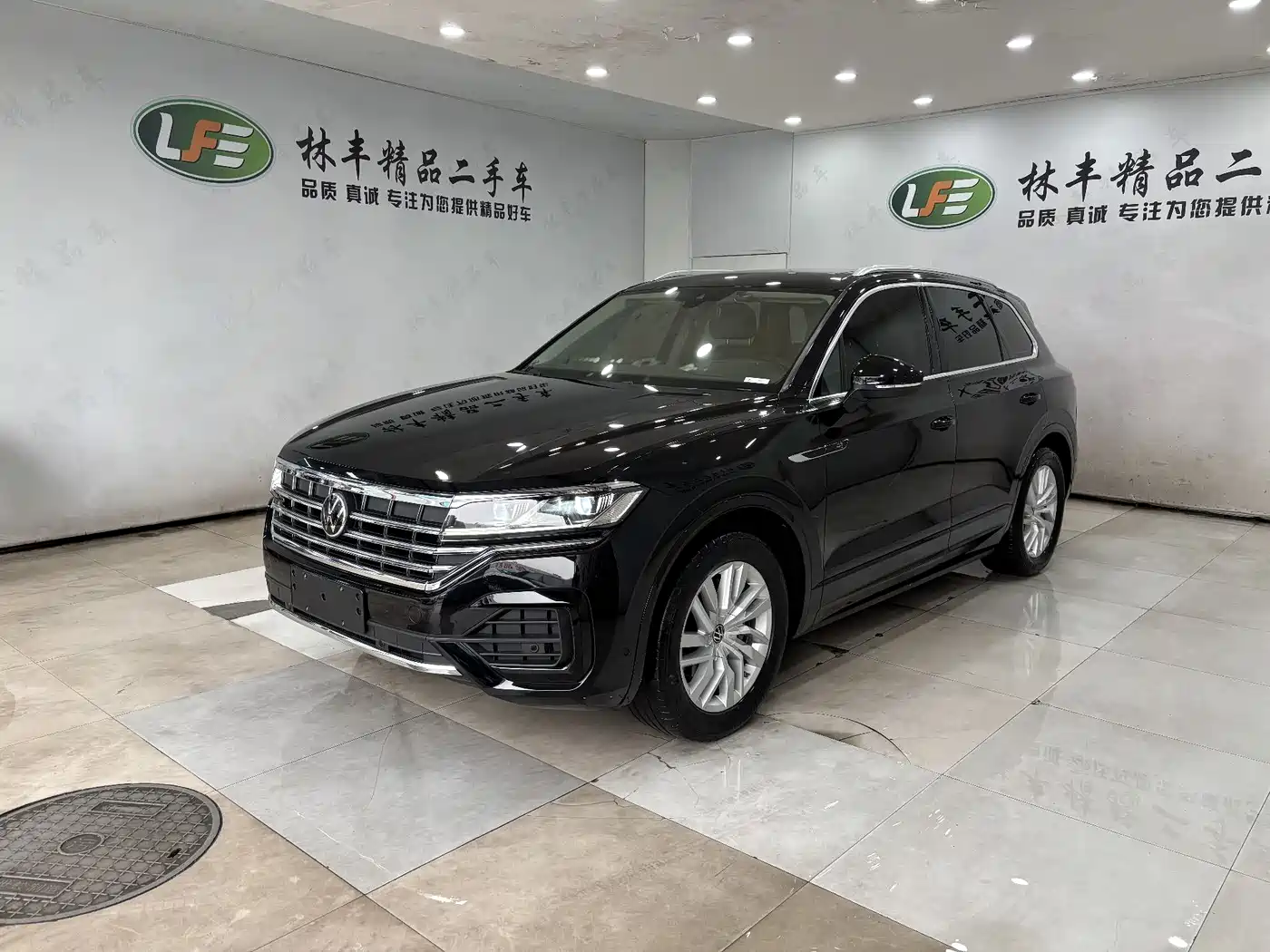 VOLKSWAGEN TOUAREG