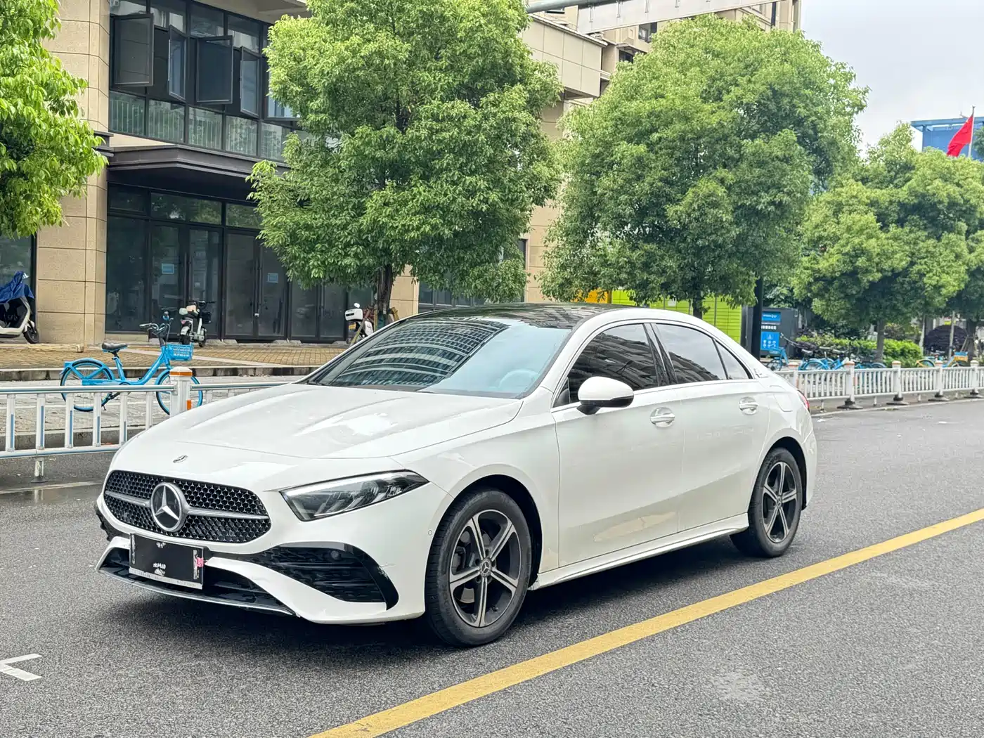 Mercedes-Benz A-Class 2024 A 200 L Fashion Edition