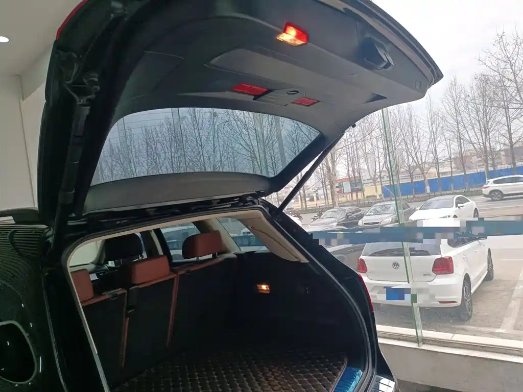 Volkswagen Touareg 2016 3.0TSI Glamour Edition фото 19