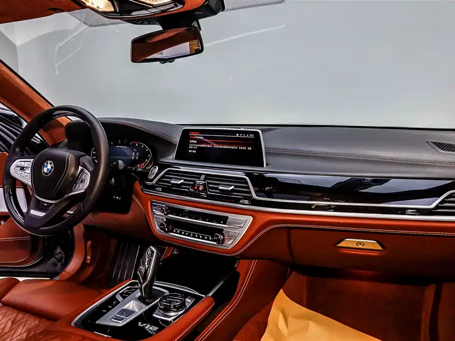 BMW 7 Series 2019 M760Li xDrive V12 Luxury Package фото 16