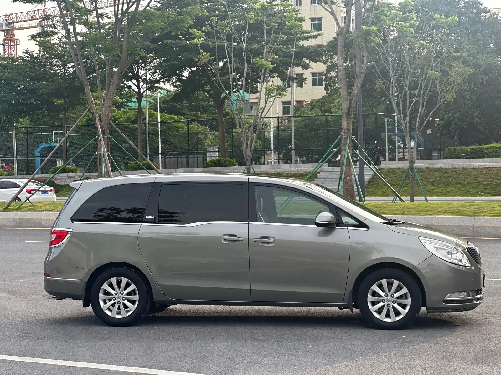 Фото 4 - Buick GL8