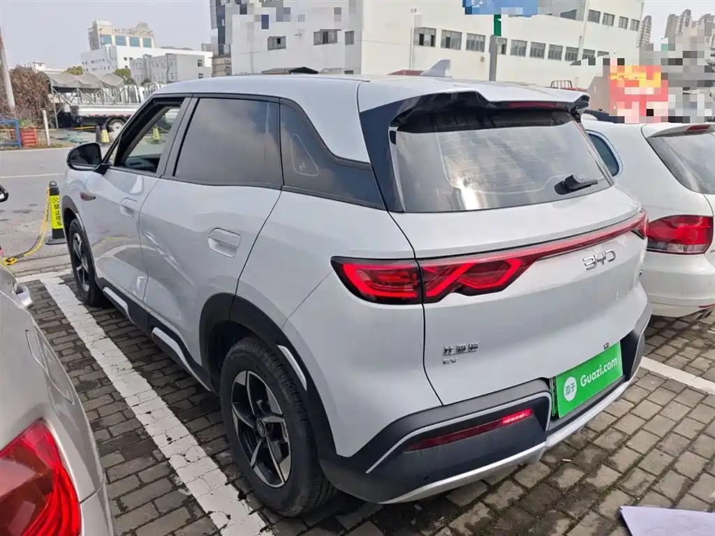 BYD Yuan UP 2024 401KM Leading Edition фото 5