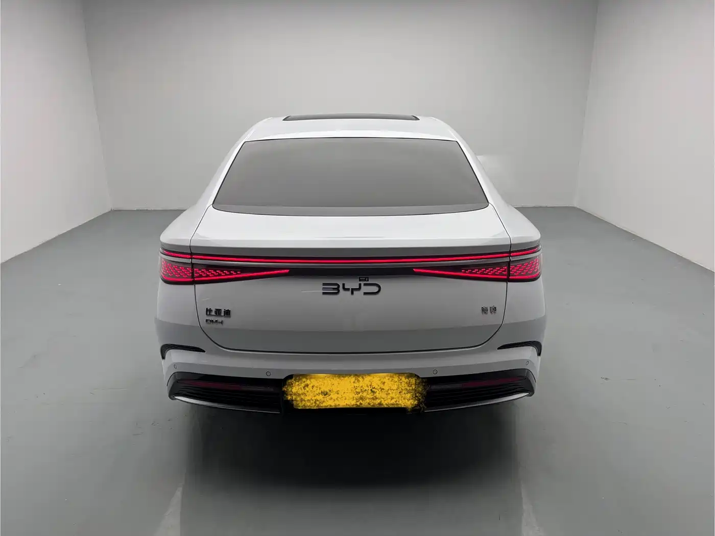 BYD Seal 2024 Glory Edition DM-i 1.5L 121km Luxury фото 5