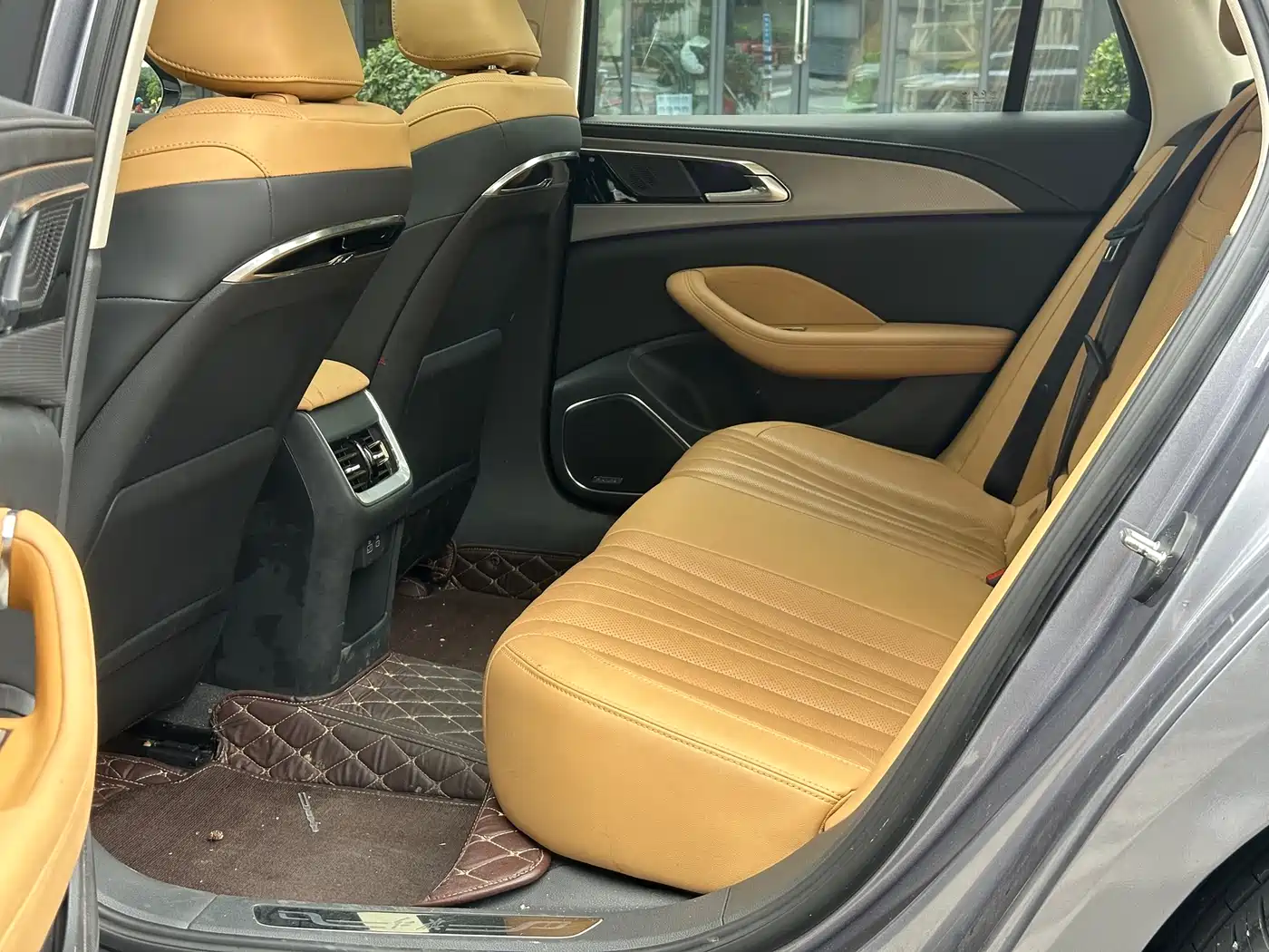 Hongqi H5 2023 2.0T Auto Smart Connect Flag Comfort фото 6