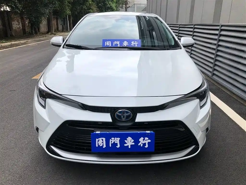 Toyota Levin 2023 Smart Hybrid 1.8L Luxury фото 2