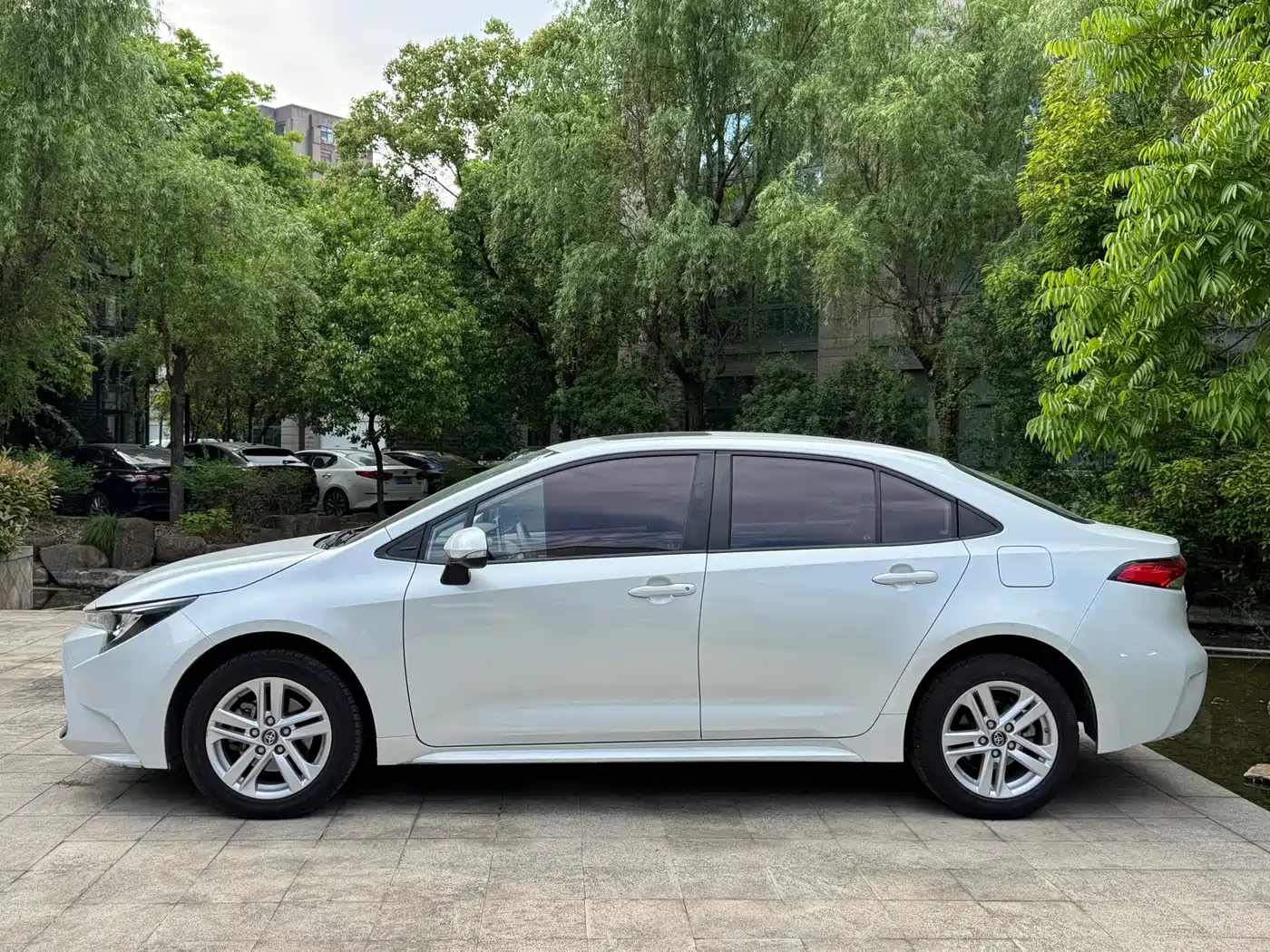 Toyota Levin 2021 185T CVT Luxury Edition фото 4