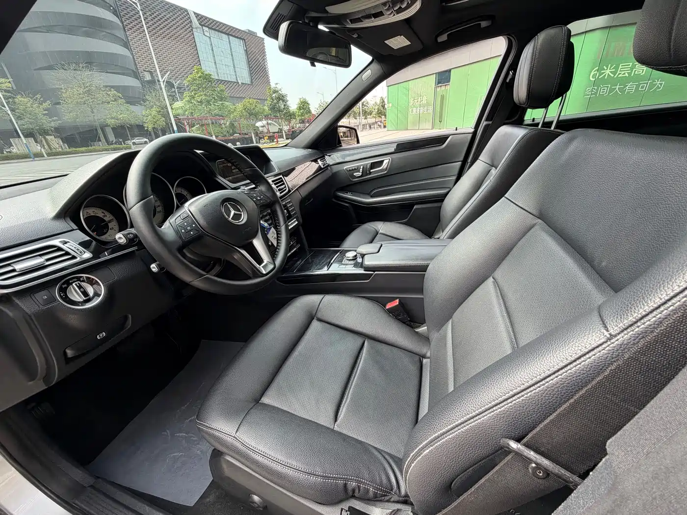 Mercedes-Benz E-Class 2014 E 260 L Sport фото 8