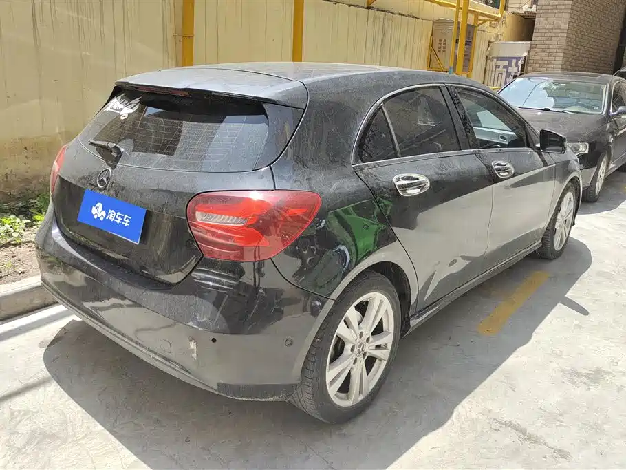 Mercedes-Benz A-Class (Import) 2017 A 200 Dynamic Edition фото 3