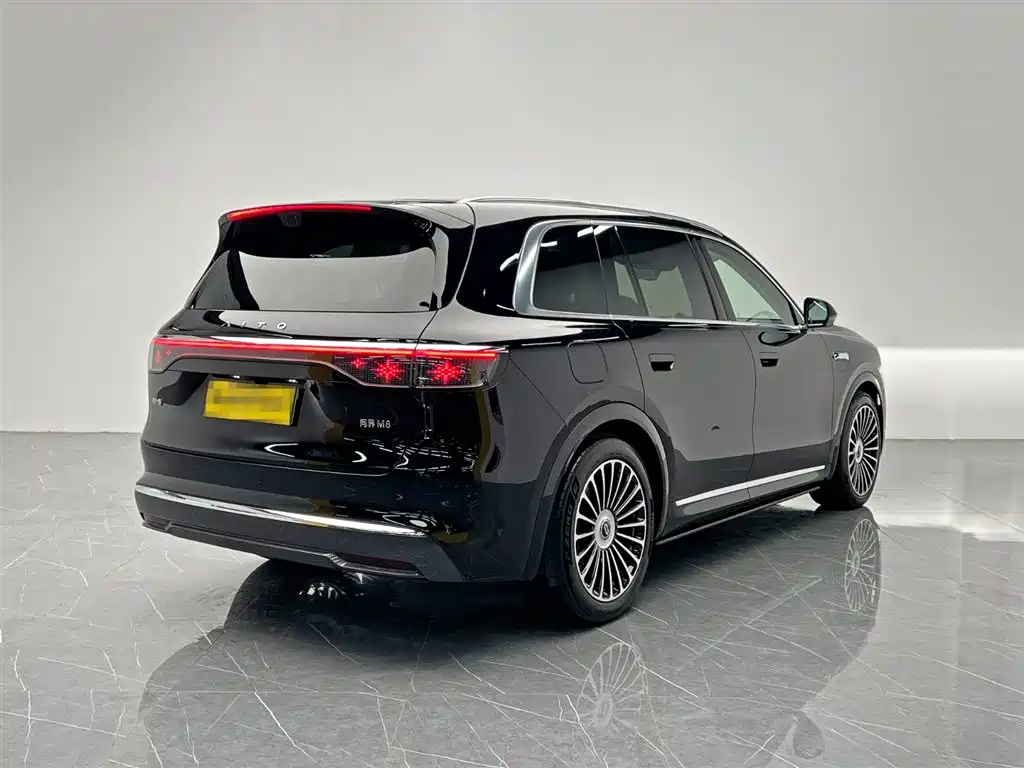 AITO Wenjie AITO M8 2025 Model Extended Range Max+ Edition 53.4kWh 6-Seater фото 5