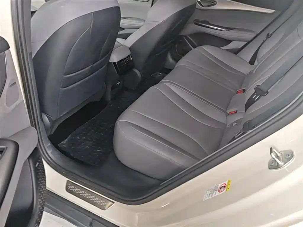 BYD Seal 07 DM-i 2025 DM-i 1.5L 125km Premium фото 17