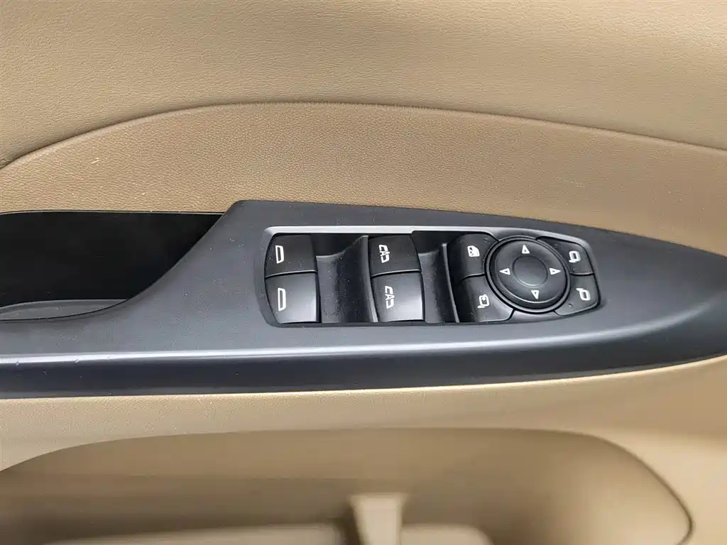 Buick GL8 2017 ES 28T Premium China V фото 9