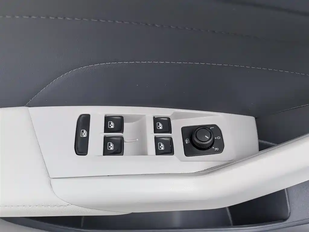 Volkswagen Tharu 2025 Model Rising Star 300TSI Aspiration Edition фото 9