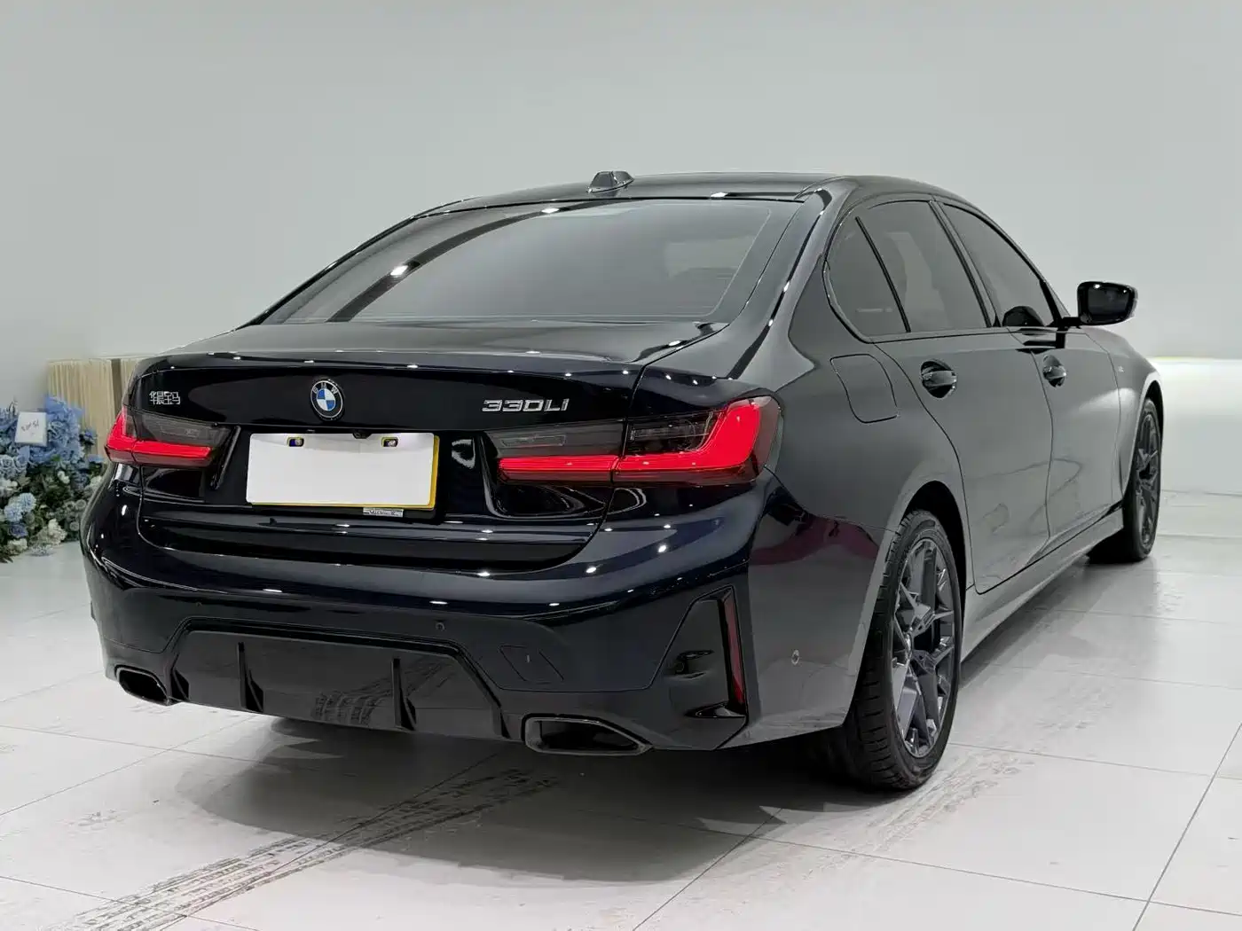 BMW 3 Series 2025 330Li M Sport Night Edition фото 7