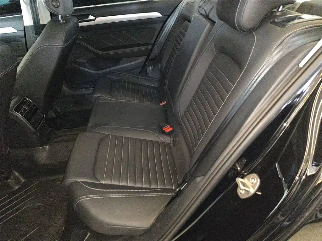 Volkswagen Magotan 2025 Popular Edition 280TSI DSG Comfort фото 13