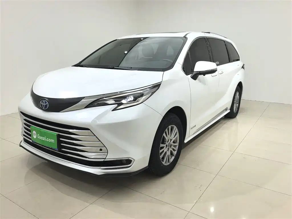 Toyota Sienna 2021 2.5L Hybrid Comfort Edition фото 2