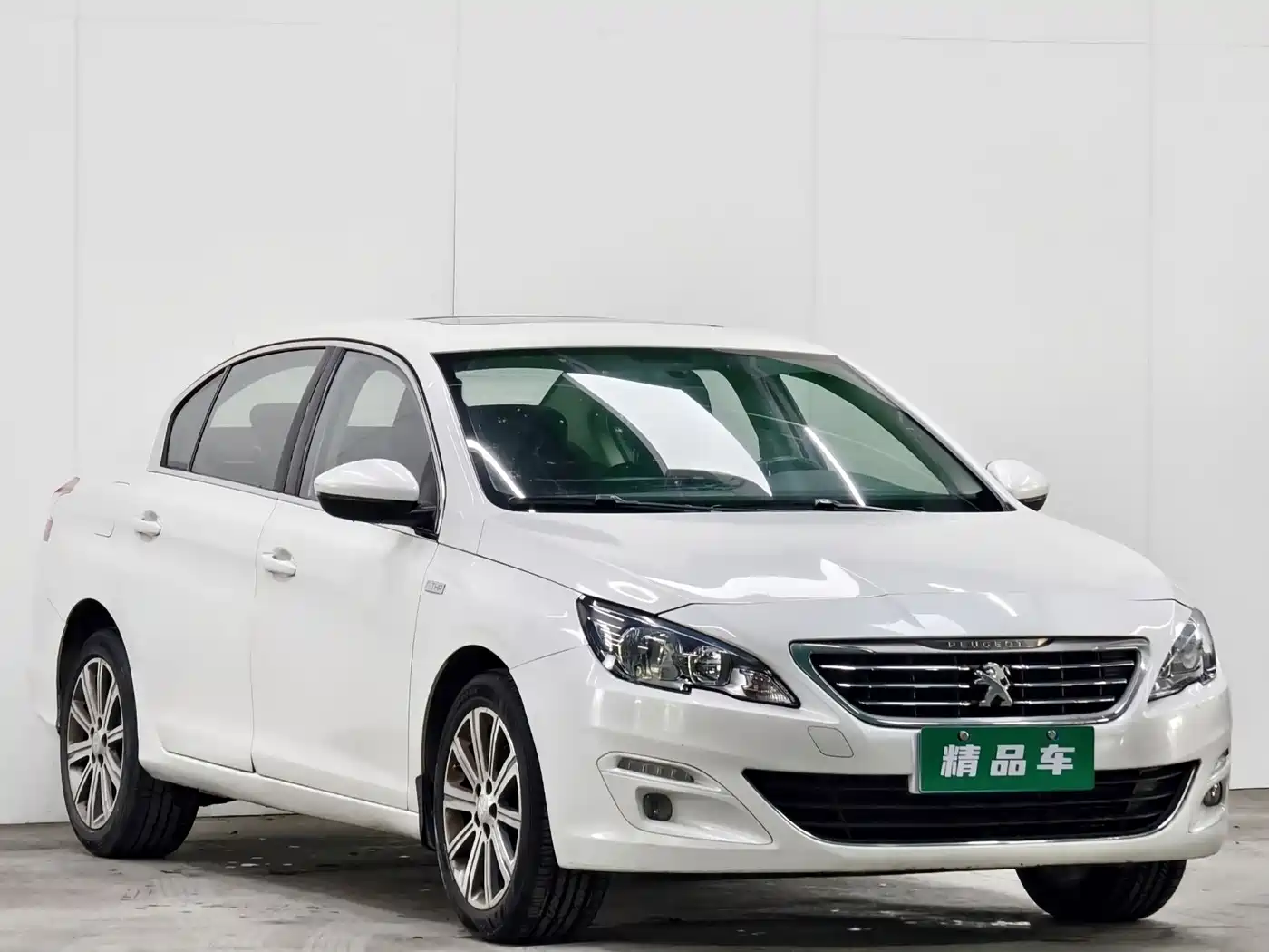 Peugeot 408 2016 1.6T Automatic Luxury Edition фото 3