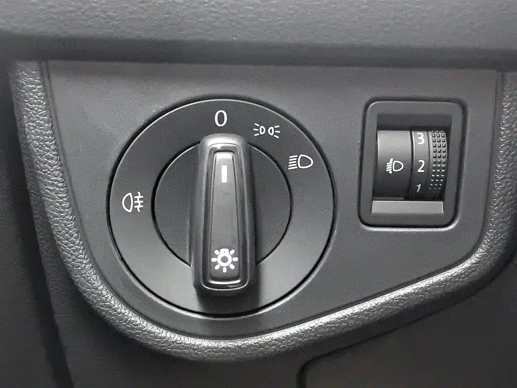 Volkswagen Polo 2023 Facelift Plus 1.5L Auto Chroma Tech Edition фото 21