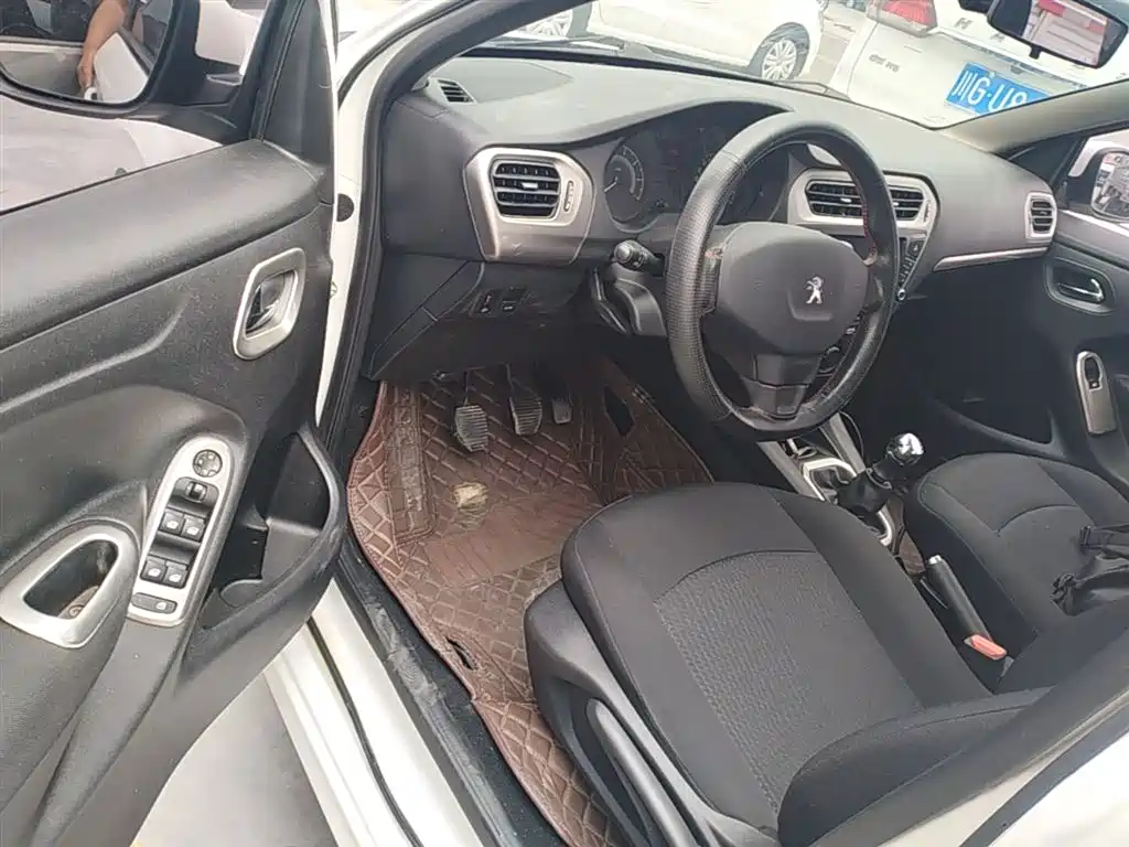 Peugeot 301 2014 1.6L Manual Comfort Edition фото 16