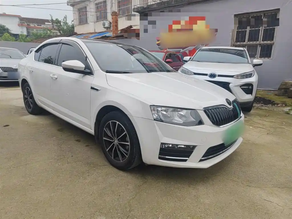Škoda Octavia 2017 1.6L Automatic Smart Edition фото 4