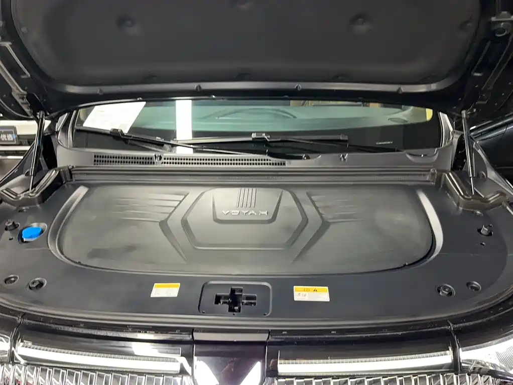 Voyah Auto Voyah Dreamer 2025 PHEV AWD Excellent Kunpeng Edition фото 15