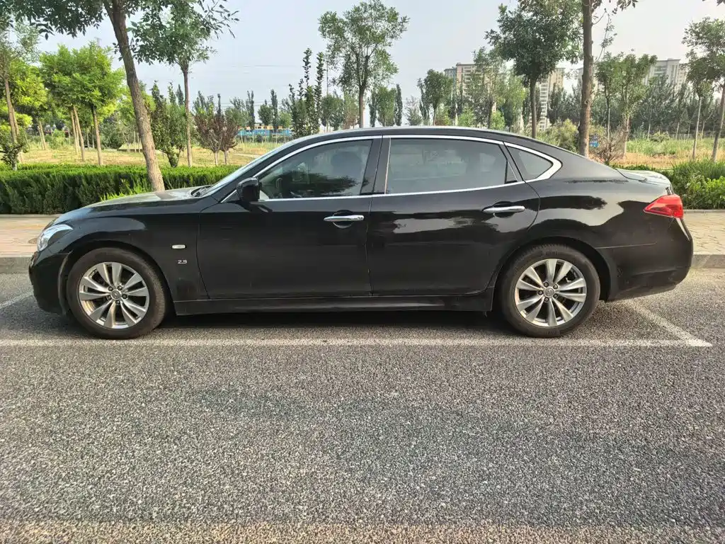 Infiniti Q70 2014 2013 Q70L 2.5L Comfort