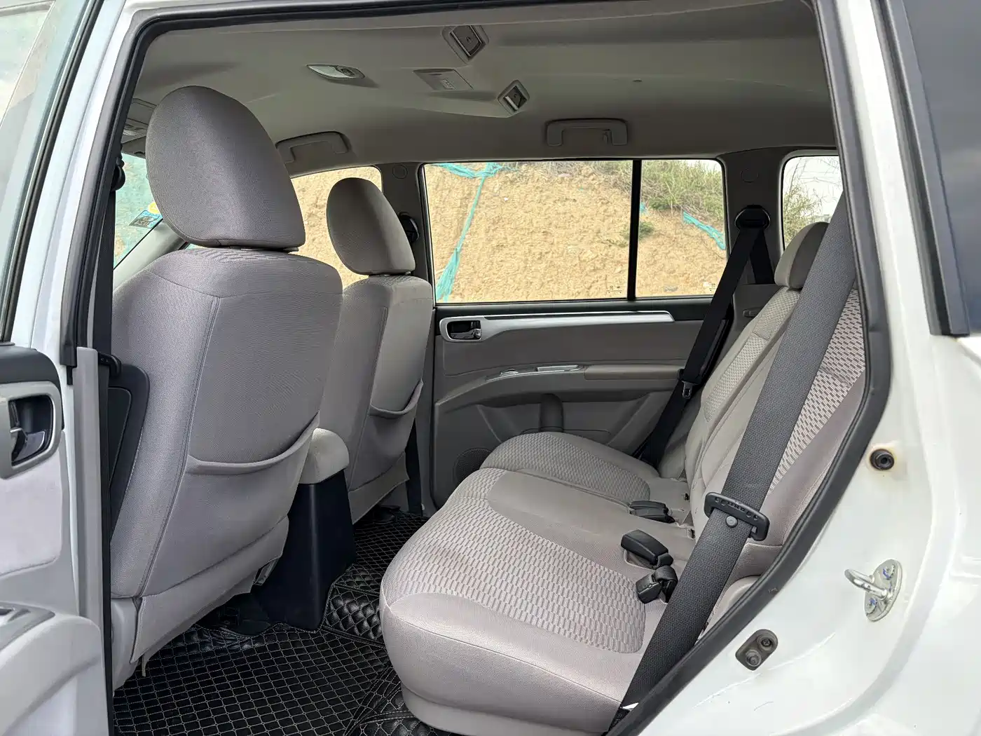 Mitsubishi Pajero Sport 2013 3.0L AWD Executive фото 6