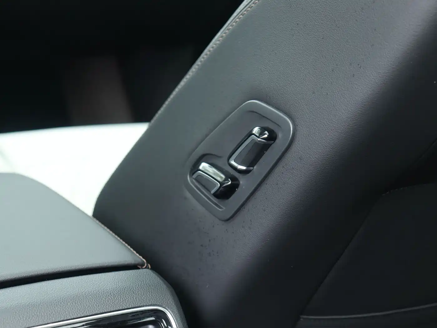 Volkswagen Magotan 2024 2 Million Units Public Sharing Edition 330TSI DSG Luxury фото 26