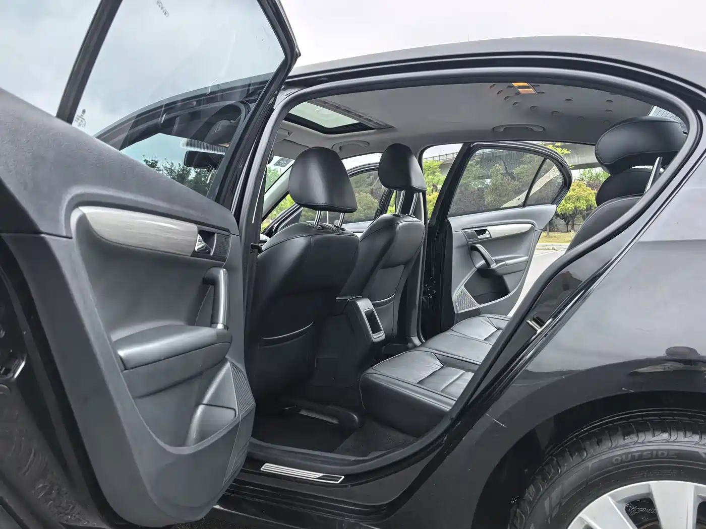Volkswagen Lavida 2013 1.6L Manual Comfort Edition фото 8