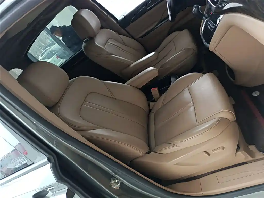 Buick GL8 2017 ES 28T Luxury China V фото 25