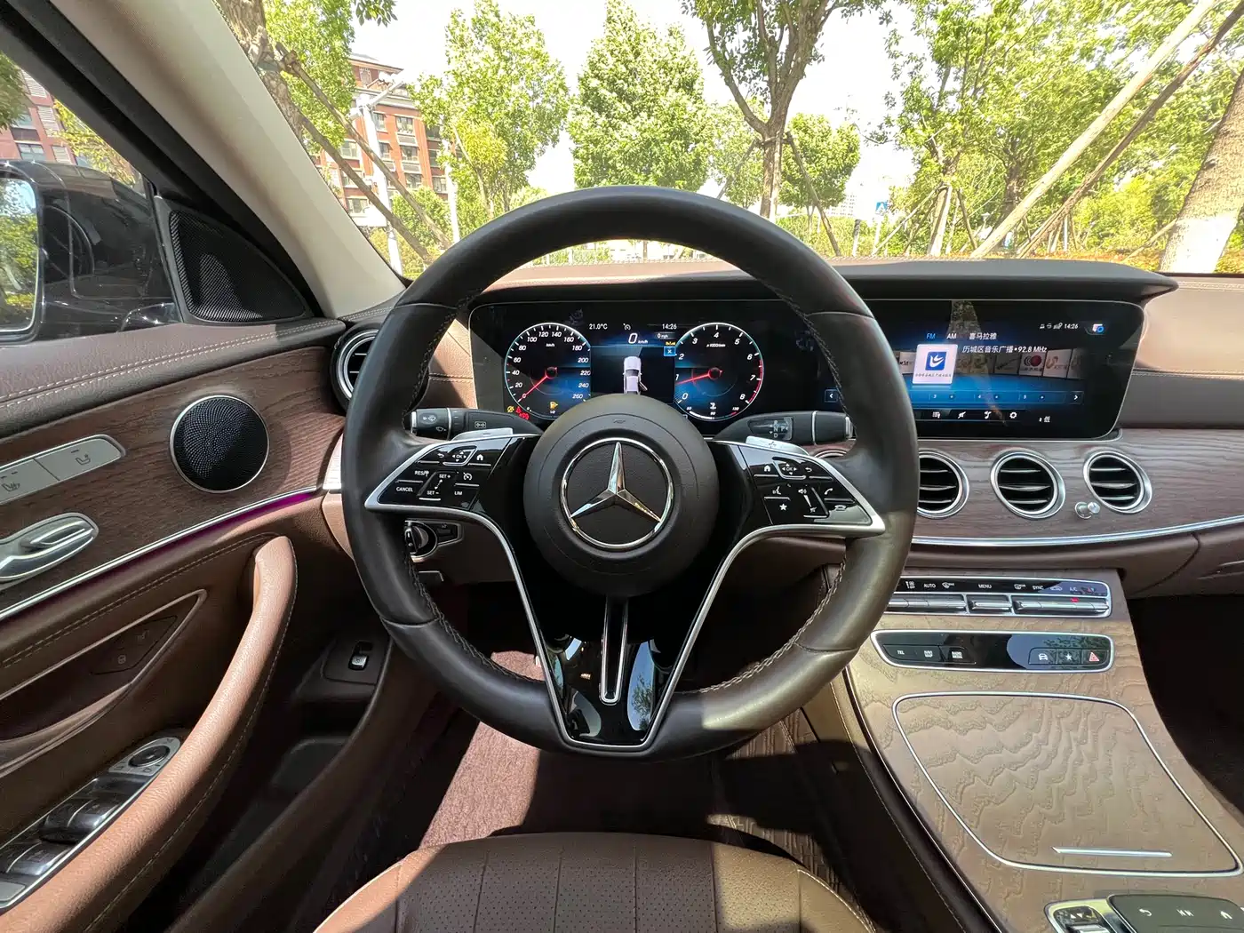 Mercedes-Benz E-Class 2023 E 300 L Fashion фото 13