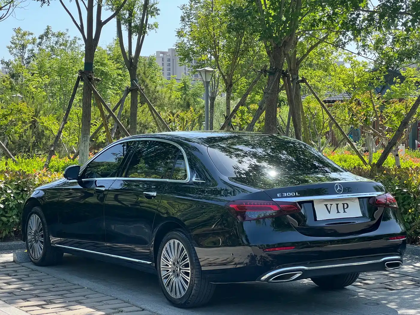 Mercedes-Benz E-Class 2023 E 300 L Fashion фото 5