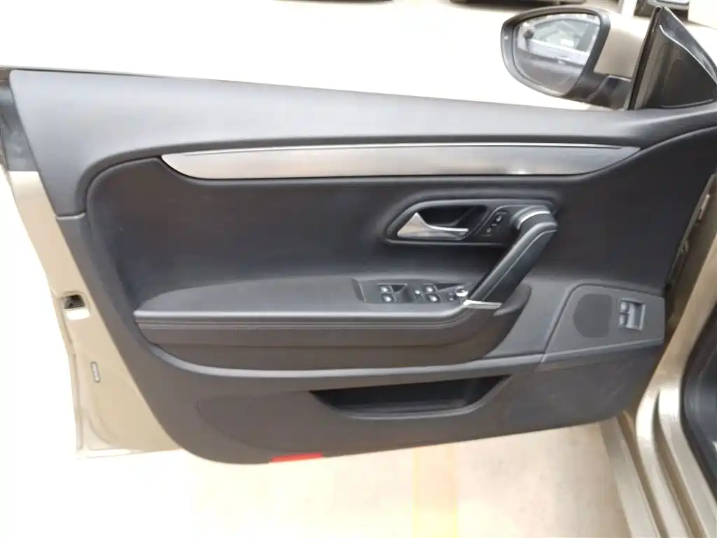 Volkswagen FAW-Volkswagen CC 2016 Model 1.8TSI Premium фото 18