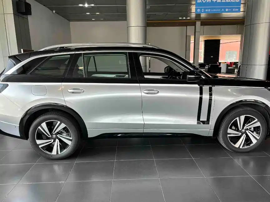 Volkswagen Talagon 2023 380TSI 4WD R-Line Touring Edition фото 4