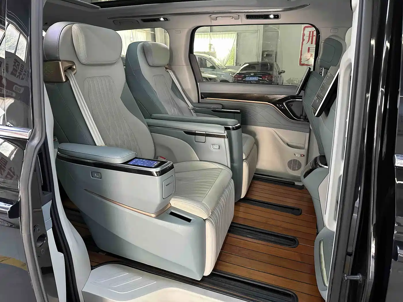 SAIC Maxus Maxus G90 2023 2022 2.0T Interstellar 7-seater