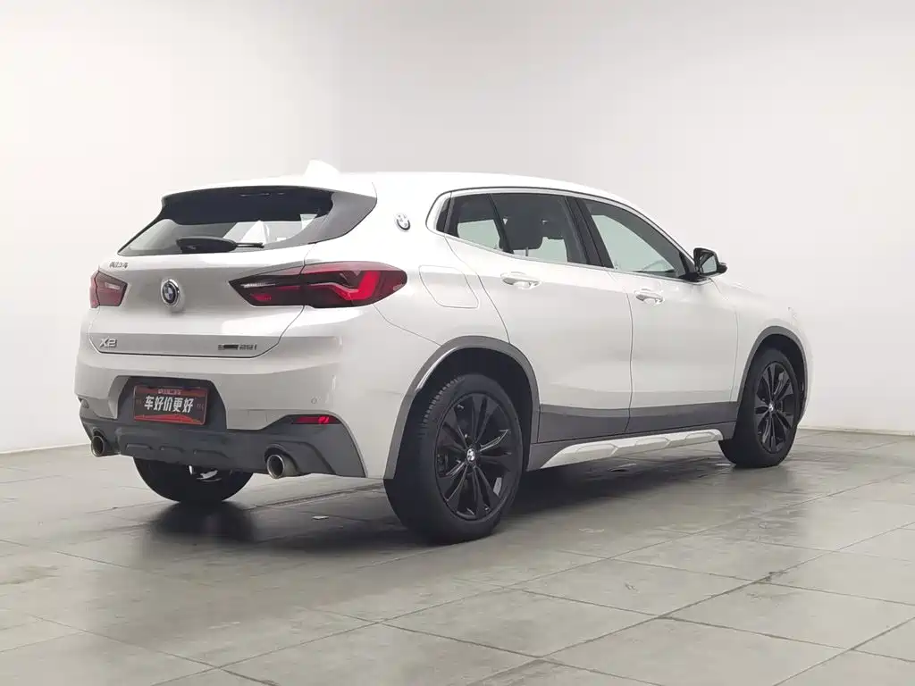 Фото 2 - BMW X2