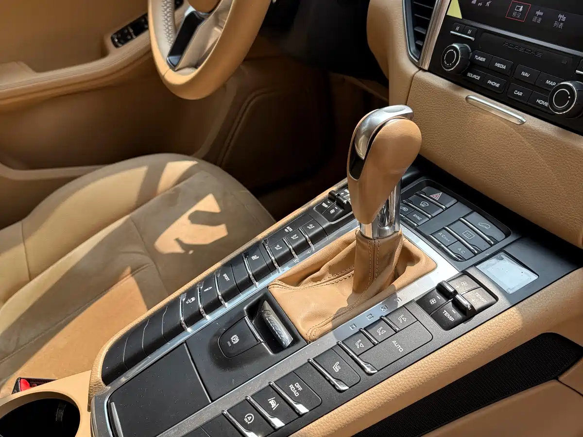 Porsche Macan 2017 Macan 2.0T фото 12