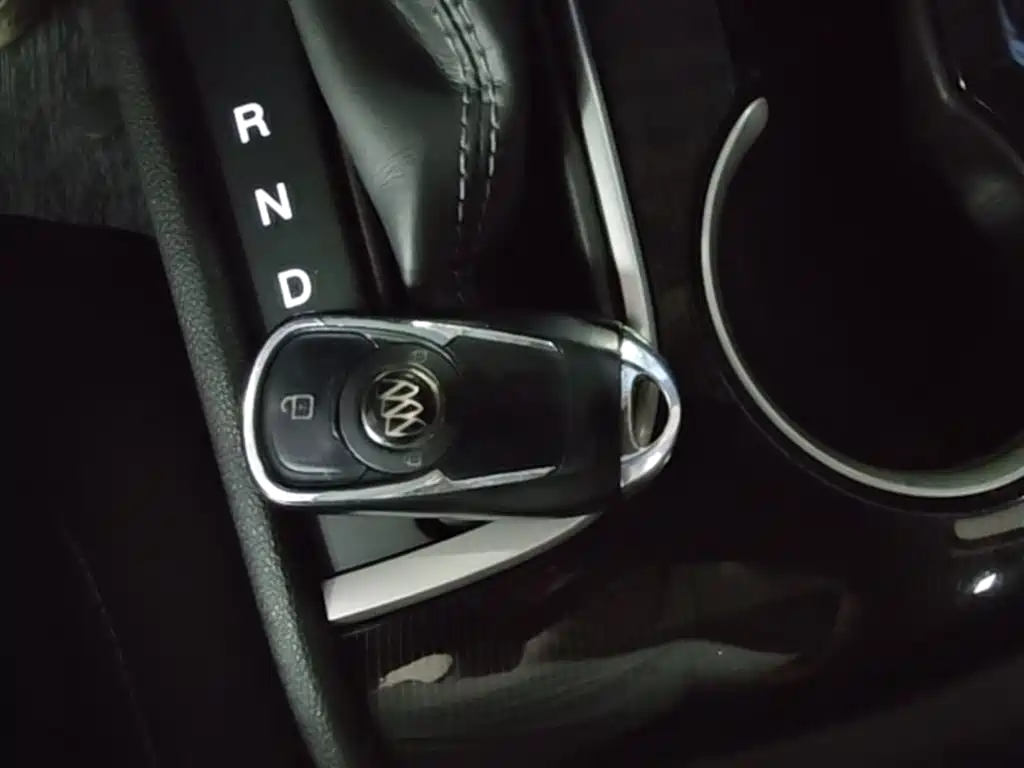 Buick Verano 2017 Sedan 20T DCT Leading фото 9