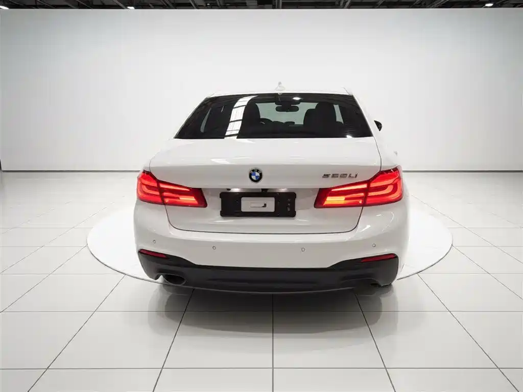 BMW 5 Series 2018 525Li M Sport Package фото 4